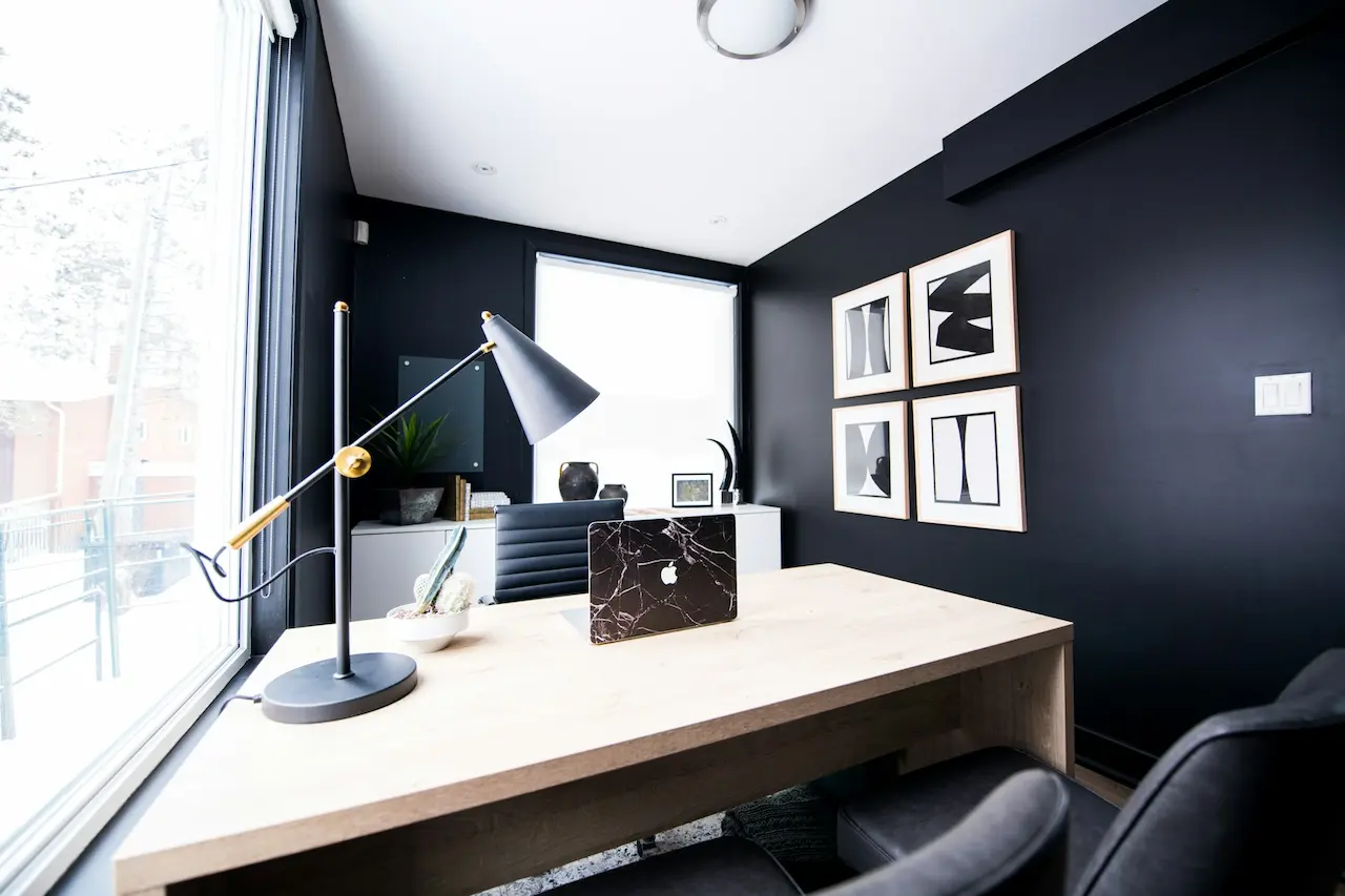 Location Leverage Nice Office